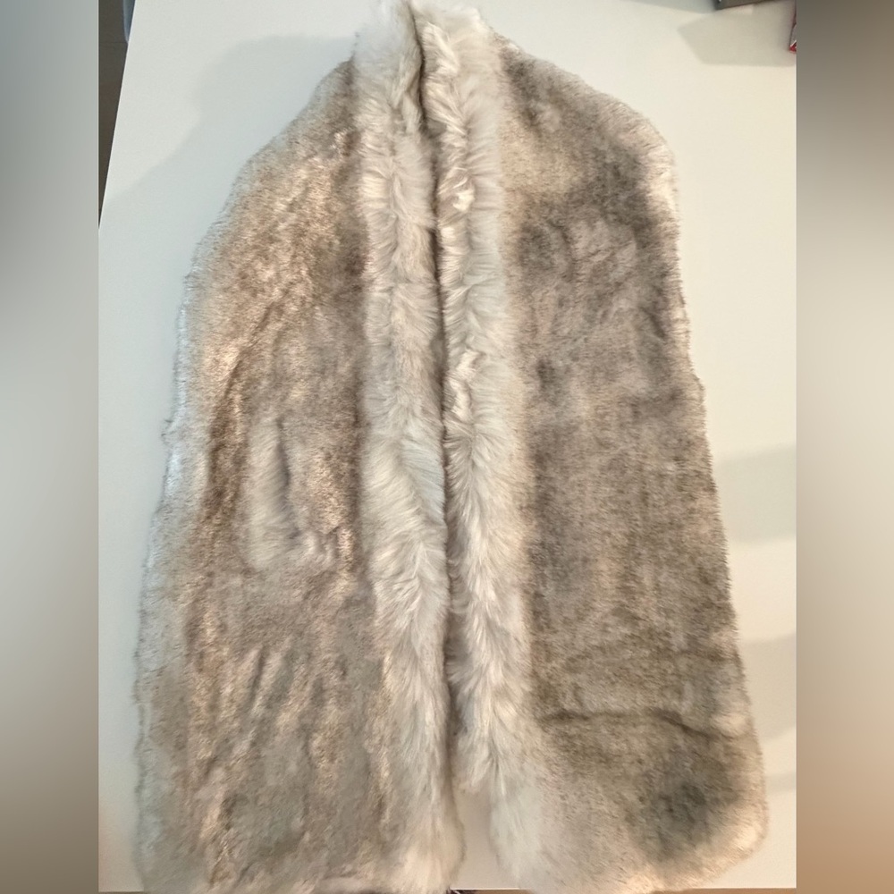 Fur Scarf in Gray and Cream